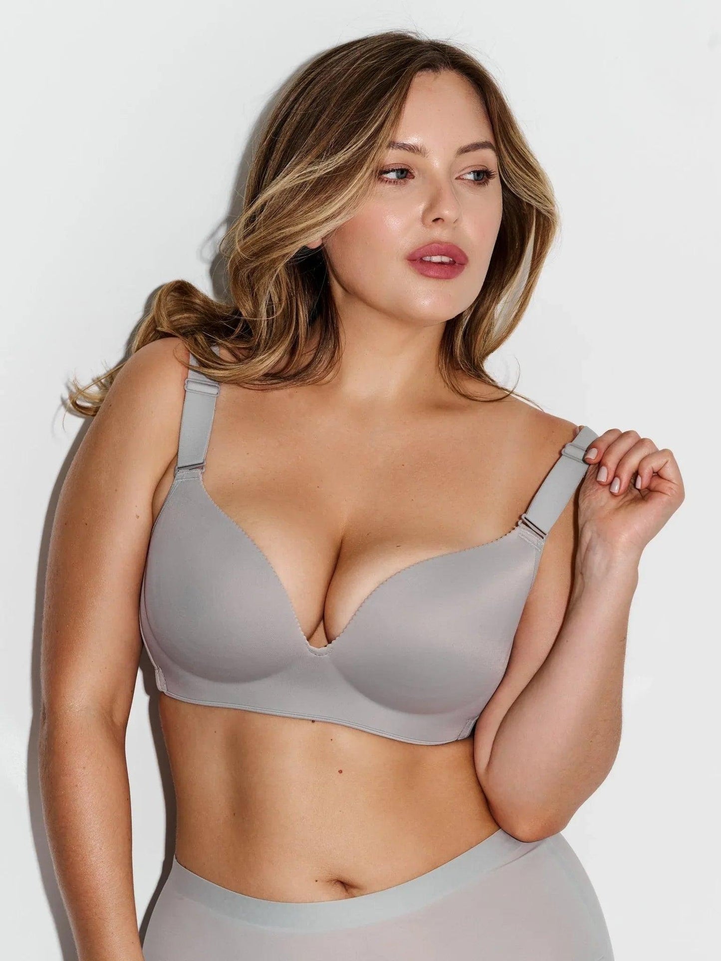 Flawless and Company Wireless Lift Bra — Dove